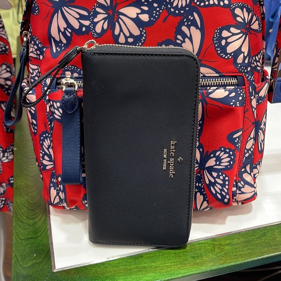 Kate Spade Chelsea Nylon Large Continental Wallet
Color: Black
NWT - Picture 2 of 16